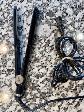 Jilbere De Paris Hot Flat Iron Hair Straightener 1.5" JBT9556T